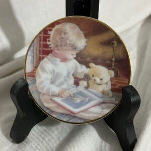 Decorative Plate with Child and Teddy Bear “A child’s Christmas” Carlton cards
